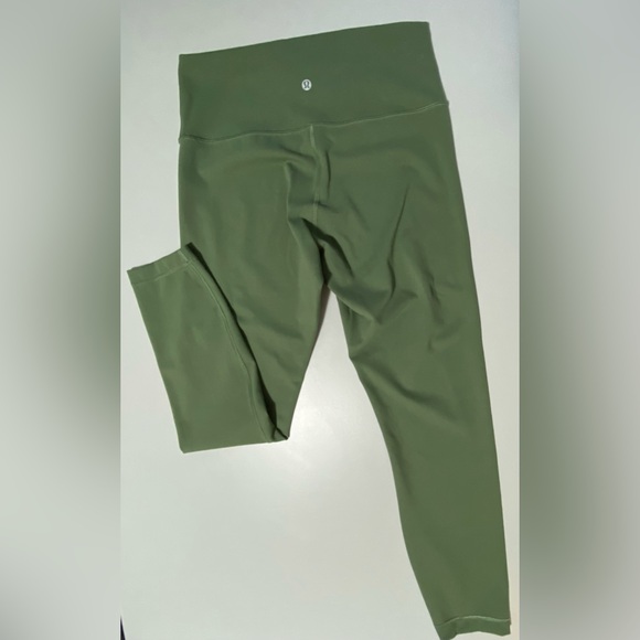 Like New! Lululemon Wunder Train HR Leggings - Picture 2 of 14